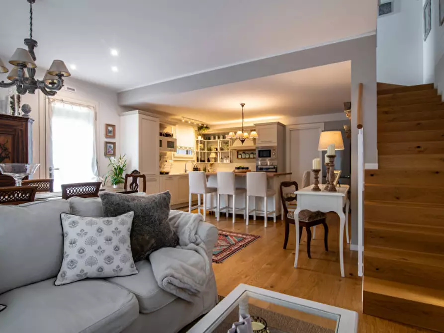 Immagine 11 di Casa trifamiliare in vendita  in Via Socrate a Montegrotto Terme