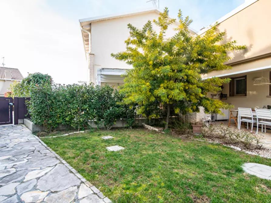 Immagine 30 di Casa trifamiliare in vendita  in Via Socrate a Montegrotto Terme