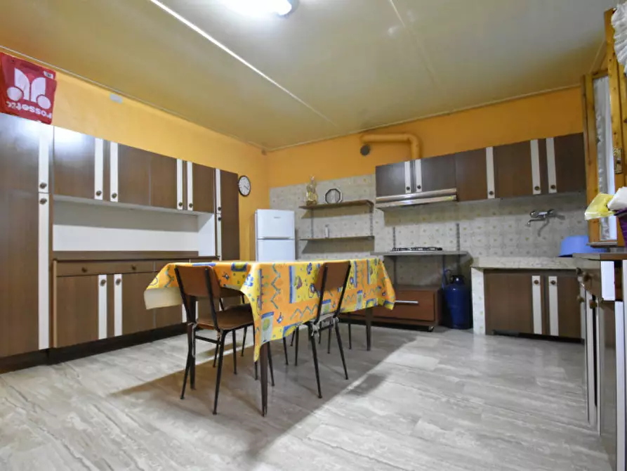 Immagine 1 di Rustico / casale in vendita  in Via Ronchi a Pastrengo