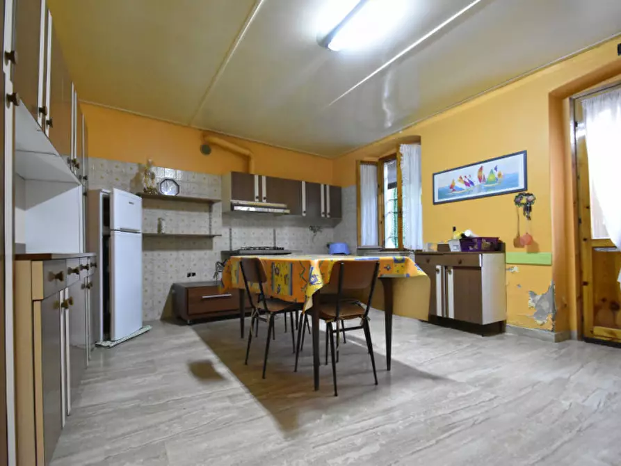 Immagine 2 di Rustico / casale in vendita  in Via Ronchi a Pastrengo