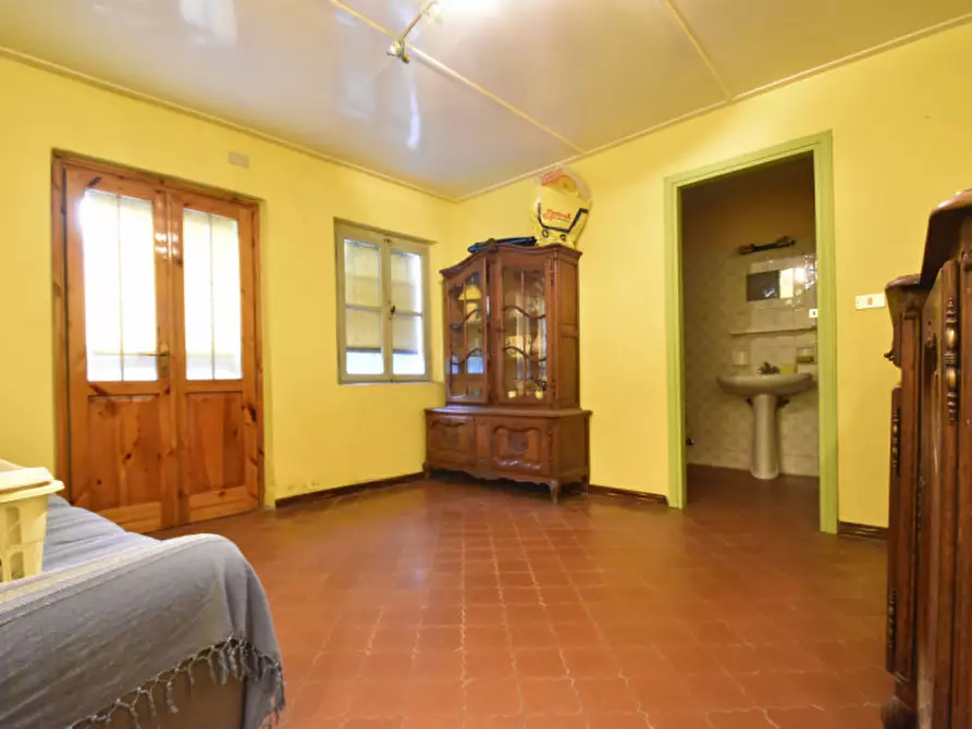 Immagine 4 di Rustico / casale in vendita  in Via Ronchi a Pastrengo