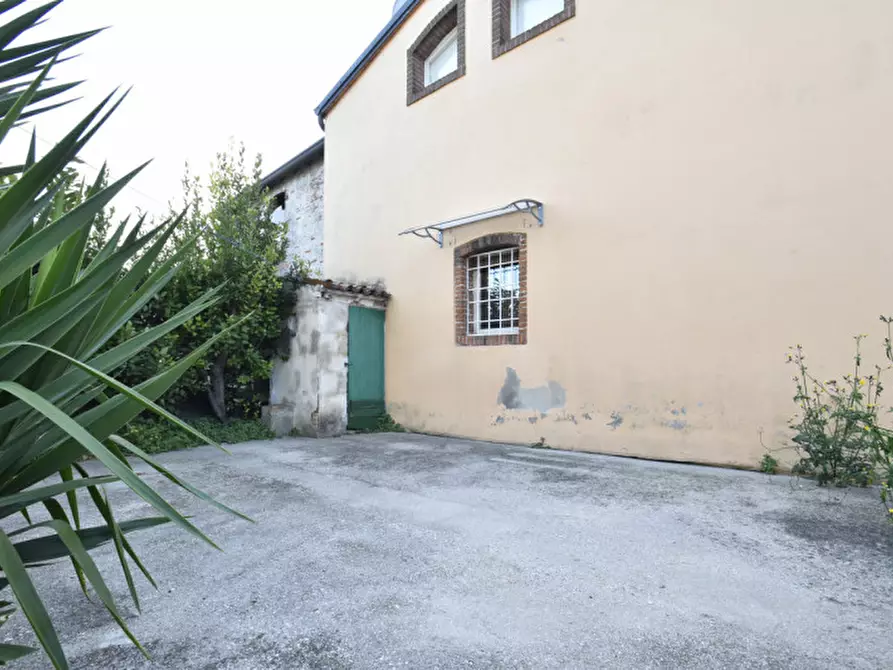Immagine 11 di Rustico / casale in vendita  in Via Ronchi a Pastrengo