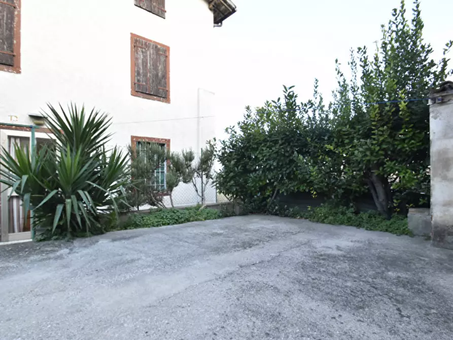 Immagine 12 di Rustico / casale in vendita  in Via Ronchi a Pastrengo