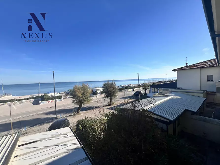 Immagine 1 di Appartamento in vendita  in Viale Giosuè Carducci a Mondolfo