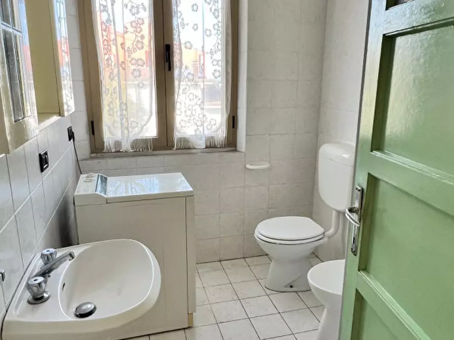 Immagine 28 di Appartamento in vendita  in Viale Giosuè Carducci a Mondolfo