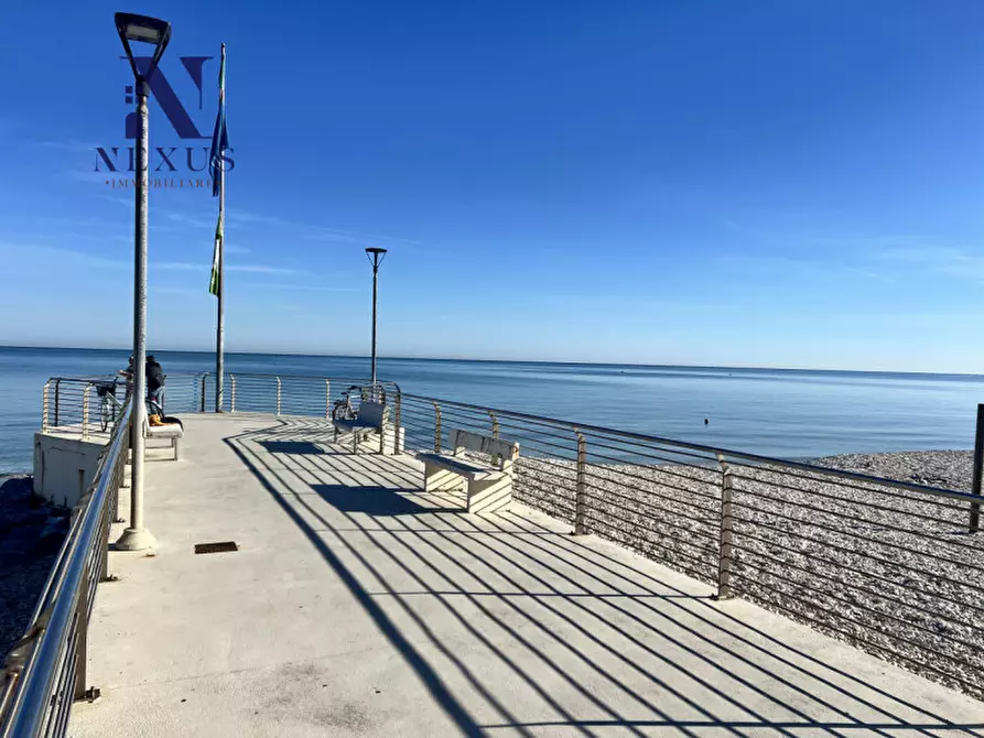 Immagine 35 di Appartamento in vendita  in Viale Giosuè Carducci a Mondolfo