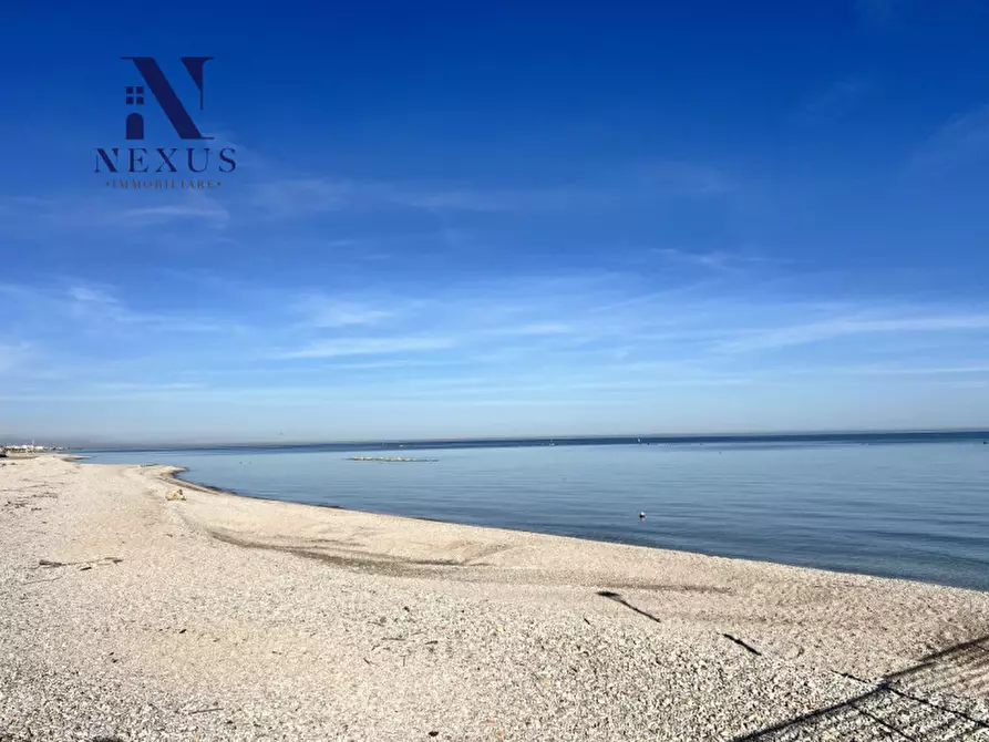 Immagine 36 di Appartamento in vendita  in Viale Giosuè Carducci a Mondolfo