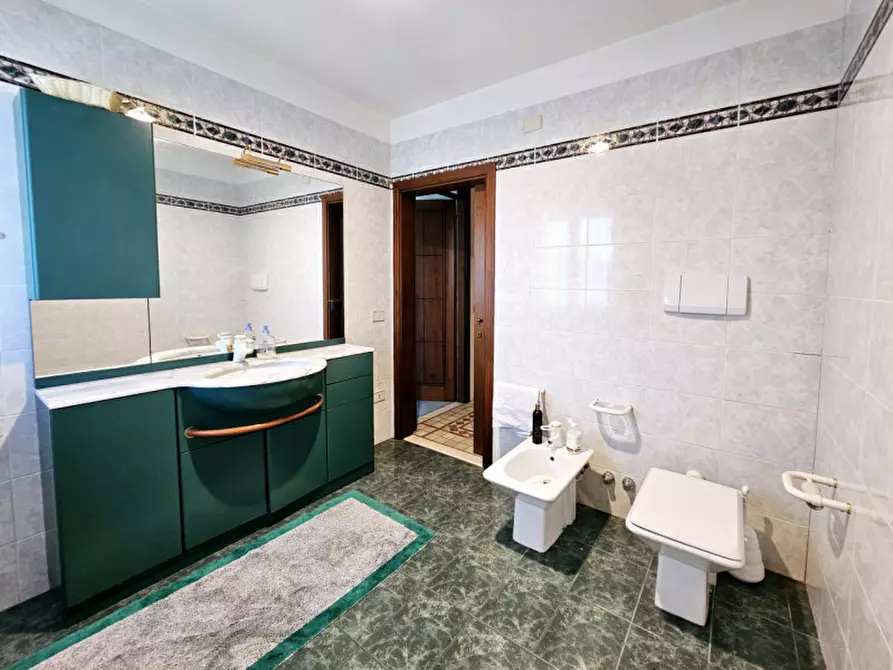 Immagine 11 di Casa bifamiliare in vendita  in VIA CASETTE a Baone