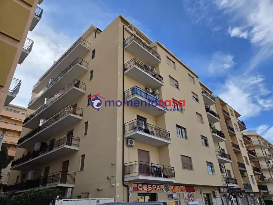 Immagine 1 di Appartamento in vendita  in via della libertà 28 a Reggio Di Calabria