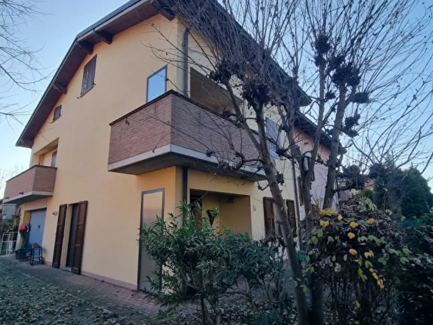 Immagine 1 di Casa bifamiliare in vendita  in Via Lazzaro Spallanzani a Correggio