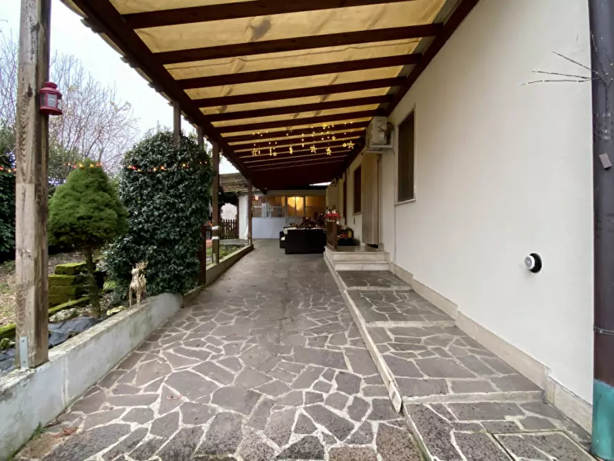 Immagine 2 di Casa bifamiliare in vendita  in Strada della Paglia, 442 a Vicenza