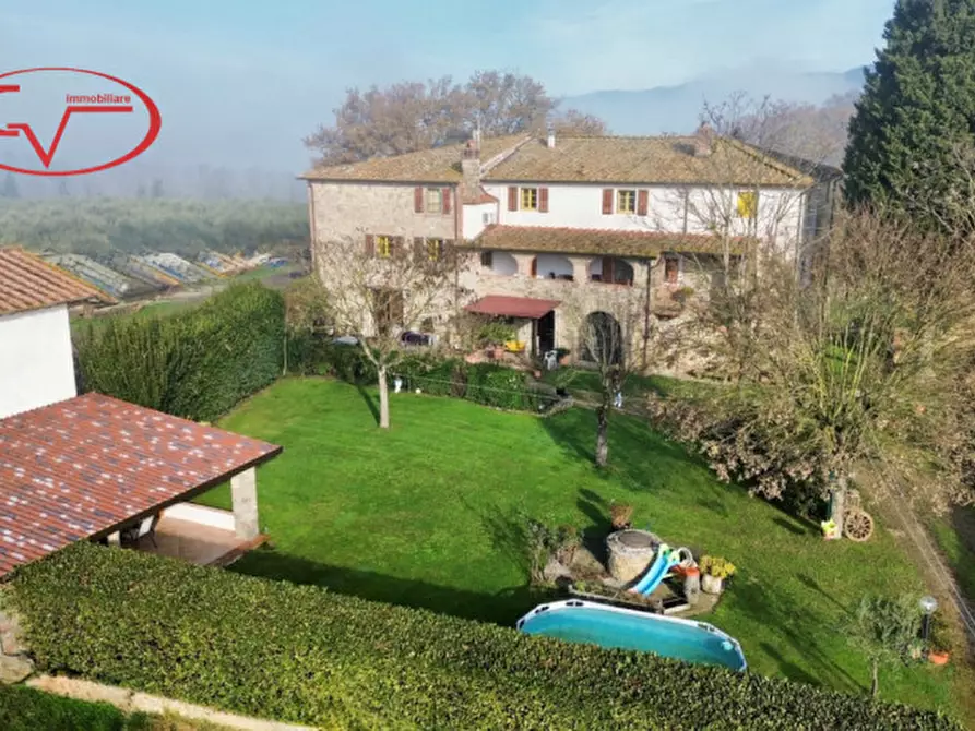 Immagine 1 di Villa in vendita  in via dei pianacci a Bucine