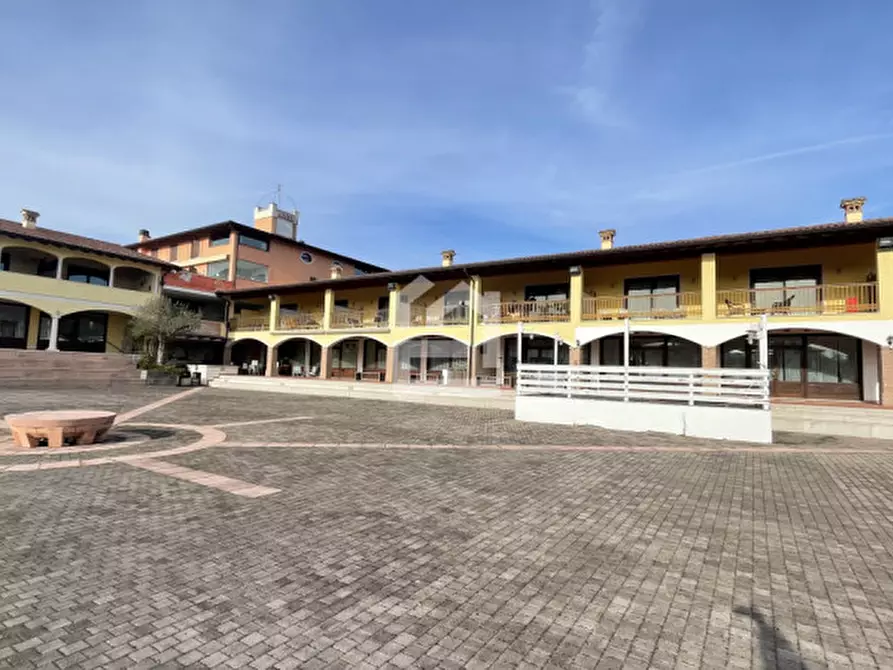 Immagine 2 di Appartamento in vendita  in Viale Catullo a Manerba Del Garda