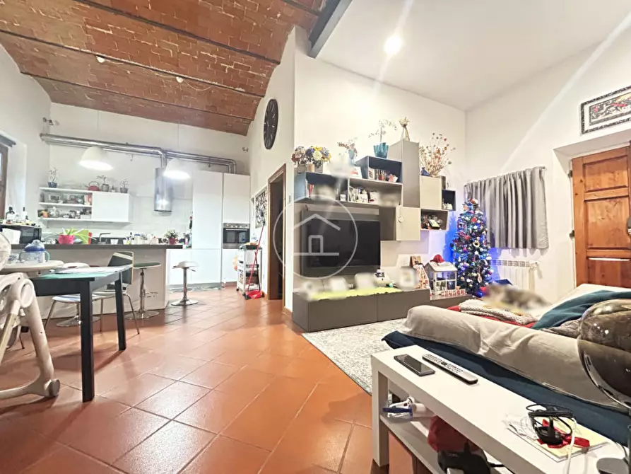 Immagine 3 di Casa bifamiliare in vendita  in Piazza Carmignani 2 a Calenzano
