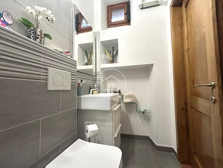 Immagine 15 di Casa bifamiliare in vendita  in Piazza Carmignani 2 a Calenzano