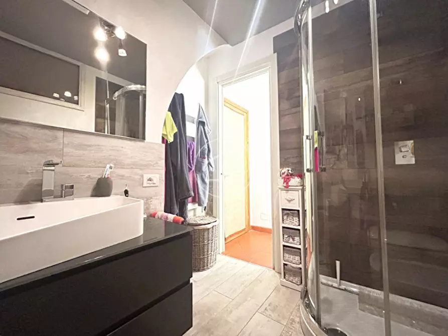 Immagine 20 di Casa bifamiliare in vendita  in Piazza Carmignani 2 a Calenzano