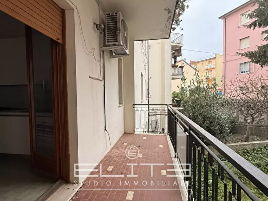Immagine 5 di Appartamento in vendita  in Via Fratelli Zuccari a Ancona