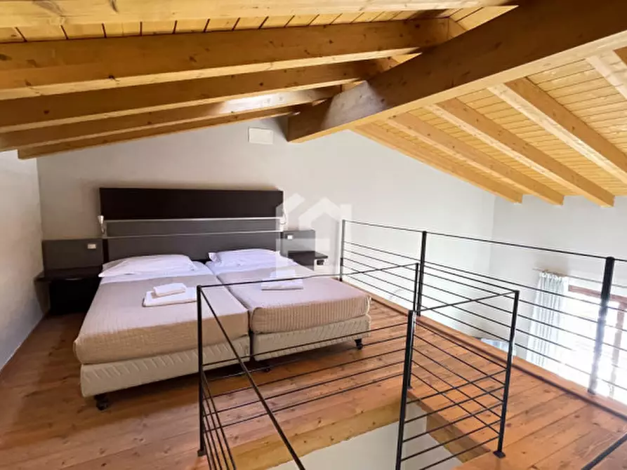 Immagine 2 di Appartamento in vendita  in Viale Catullo a Manerba Del Garda