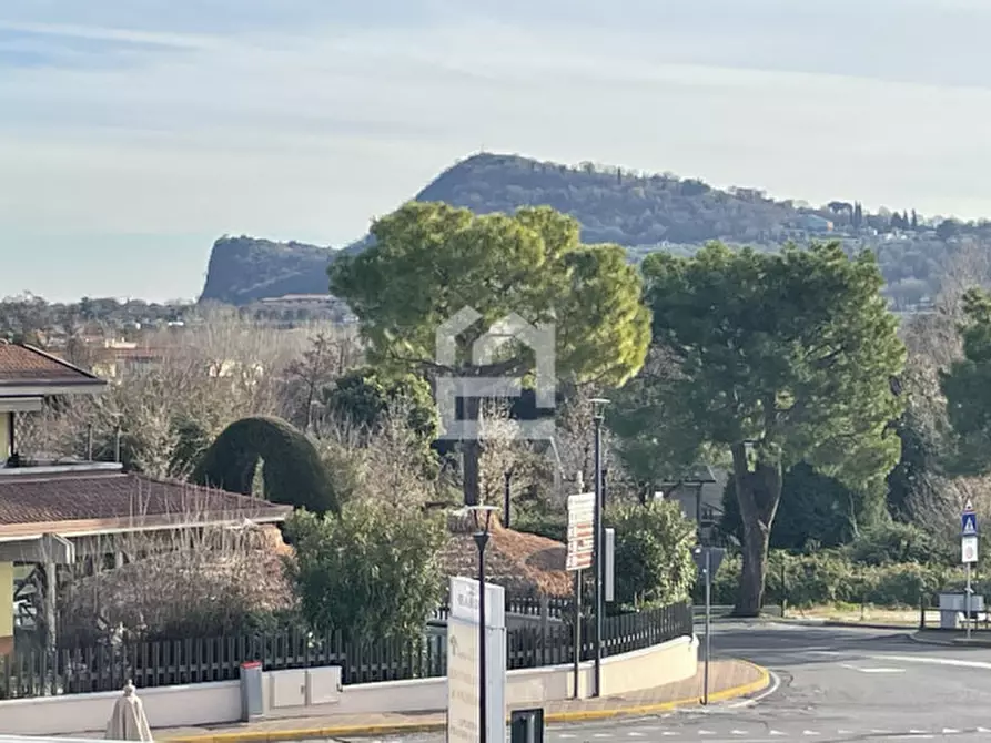 Immagine 13 di Appartamento in vendita  in Viale Catullo a Manerba Del Garda