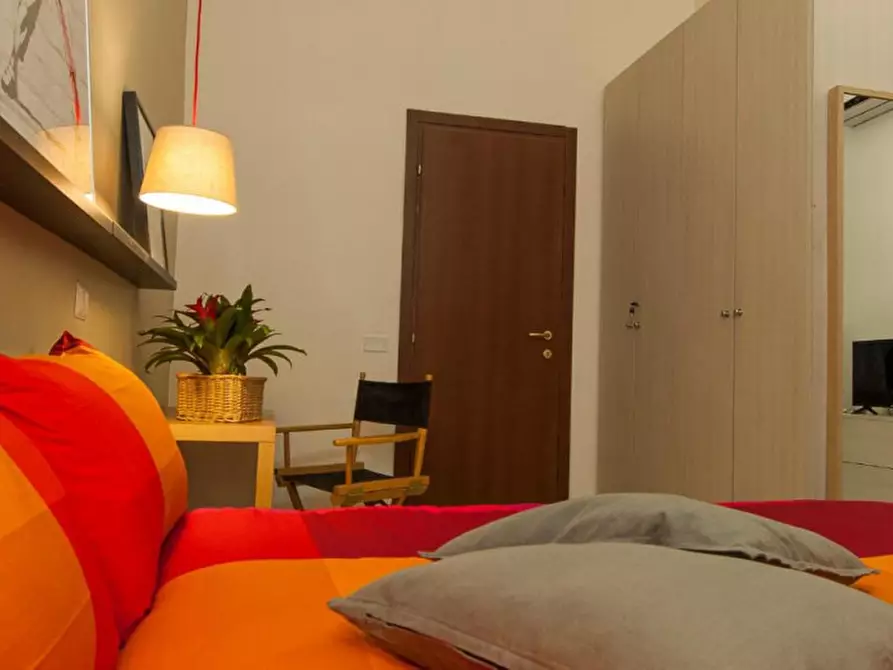 Immagine 13 di Attività commerciale in vendita  in Via Magenta a Roma