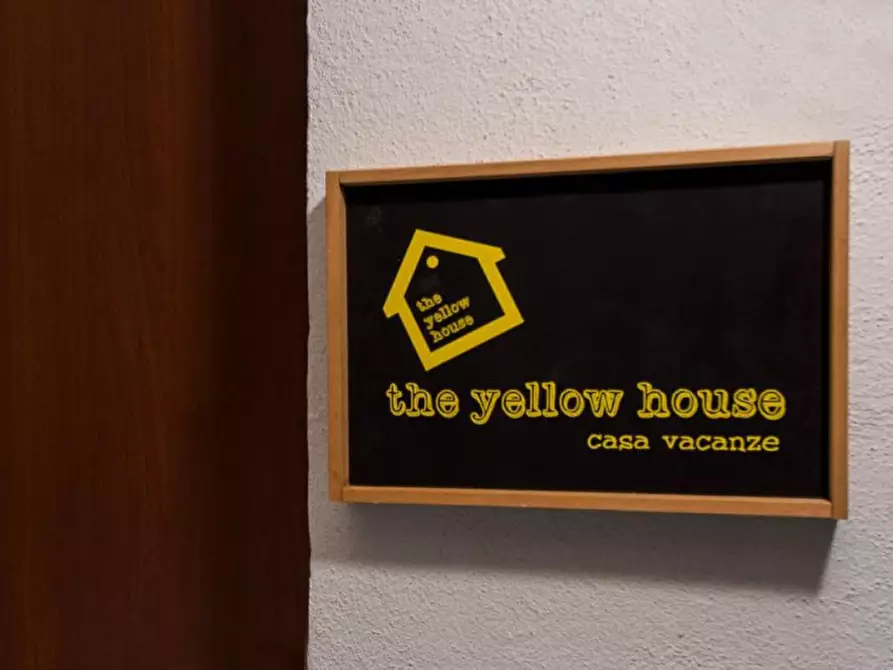 Immagine 38 di Attività commerciale in vendita  in Via Magenta a Roma