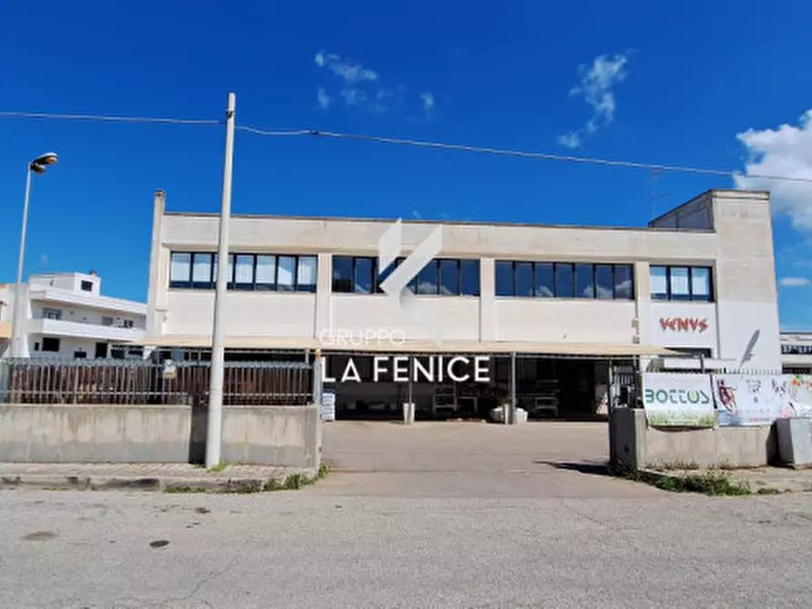 Immagine 1 di Capannone industriale in vendita  in via degli scalpellini a Locorotondo
