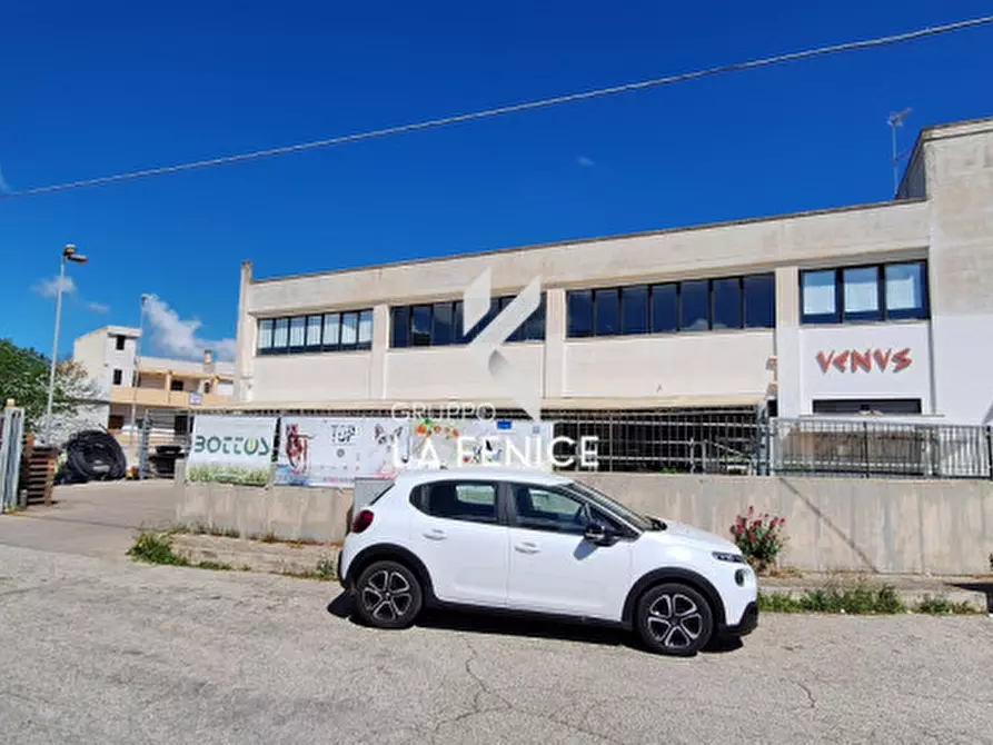 Immagine 5 di Capannone industriale in vendita  in via degli scalpellini a Locorotondo