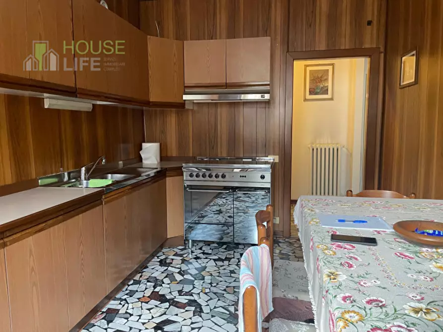 Immagine 3 di Appartamento in vendita  in Piazza Dolomiti a Recoaro Terme