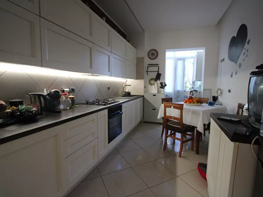 Immagine 3 di Appartamento in vendita  in via mario passamonte a Messina