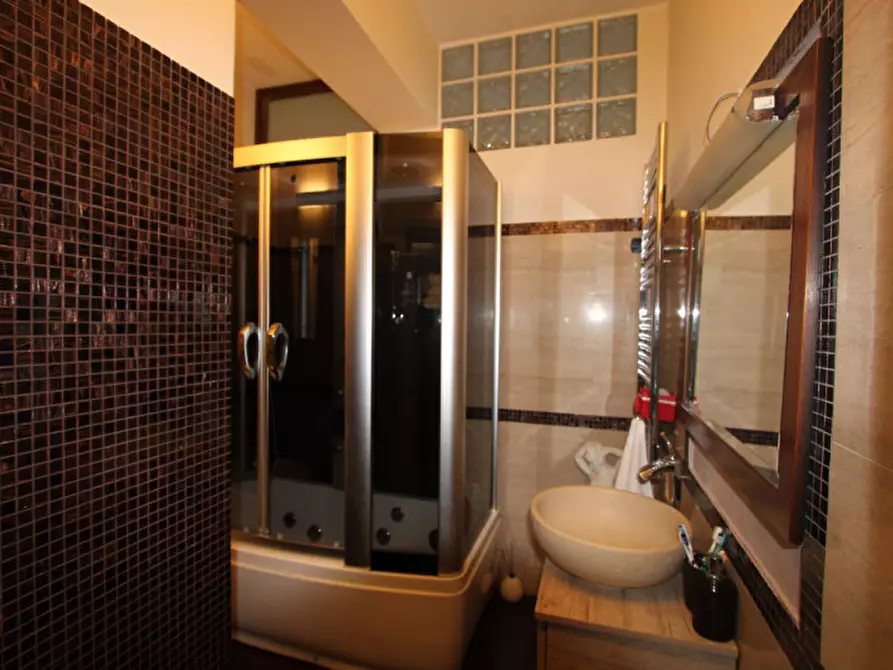 Immagine 7 di Appartamento in vendita  in via mario passamonte a Messina