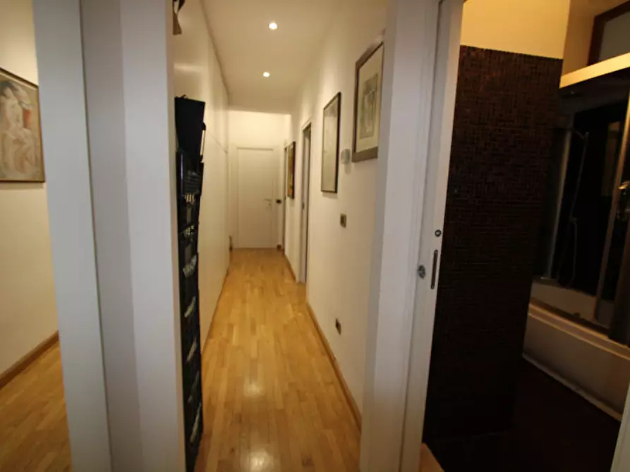 Immagine 9 di Appartamento in vendita  in via mario passamonte a Messina