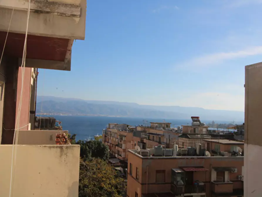 Immagine 22 di Appartamento in vendita  in via mario passamonte a Messina