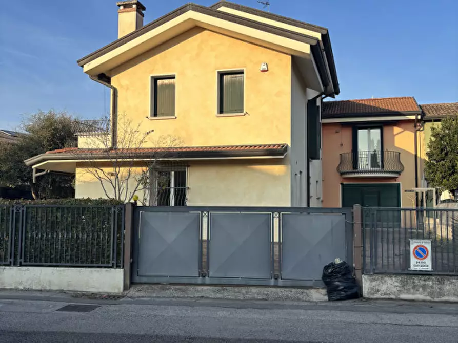 Immagine 1 di Villa in vendita  in san carlo a Padova