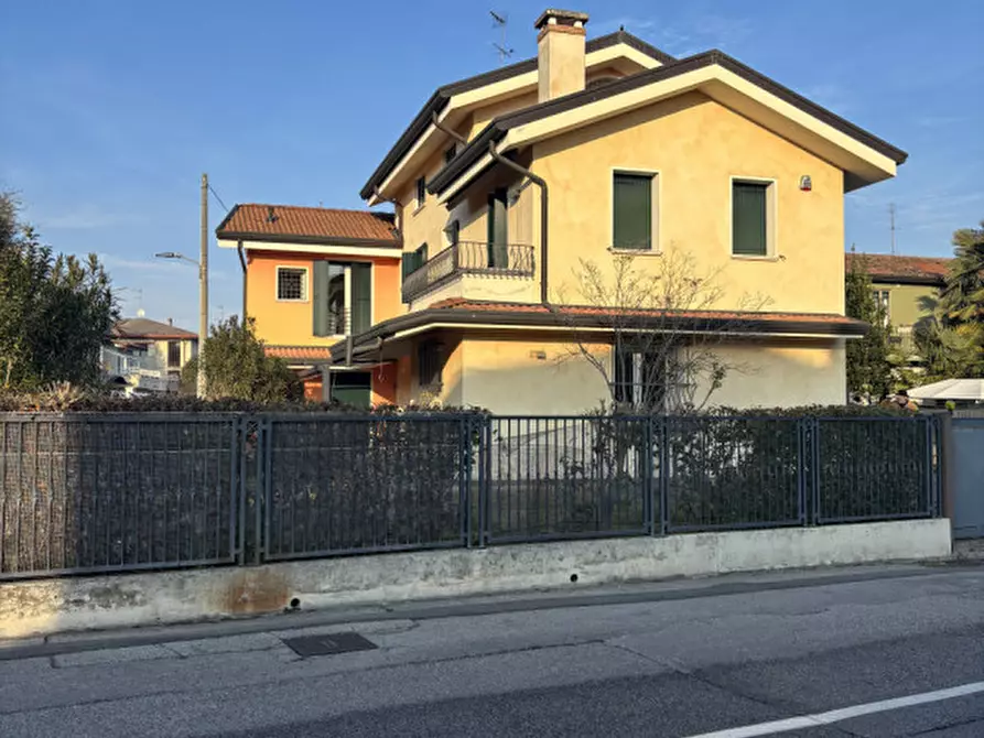 Immagine 40 di Villa in vendita  in san carlo a Padova