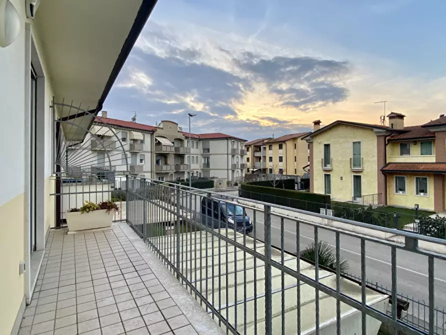 Immagine 8 di Appartamento in vendita  in Via Due Giugno a Dueville