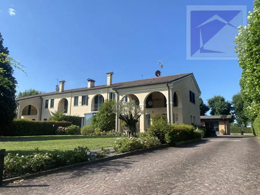 Immagine 2 di Casa bifamiliare in vendita  a Santa Giustina In Colle