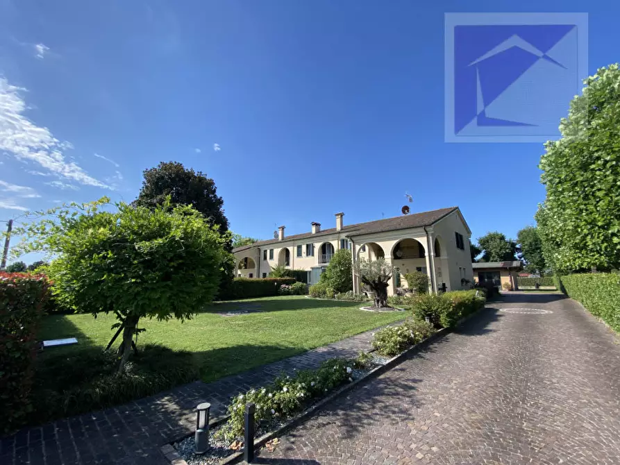 Immagine 3 di Casa bifamiliare in vendita  a Santa Giustina In Colle