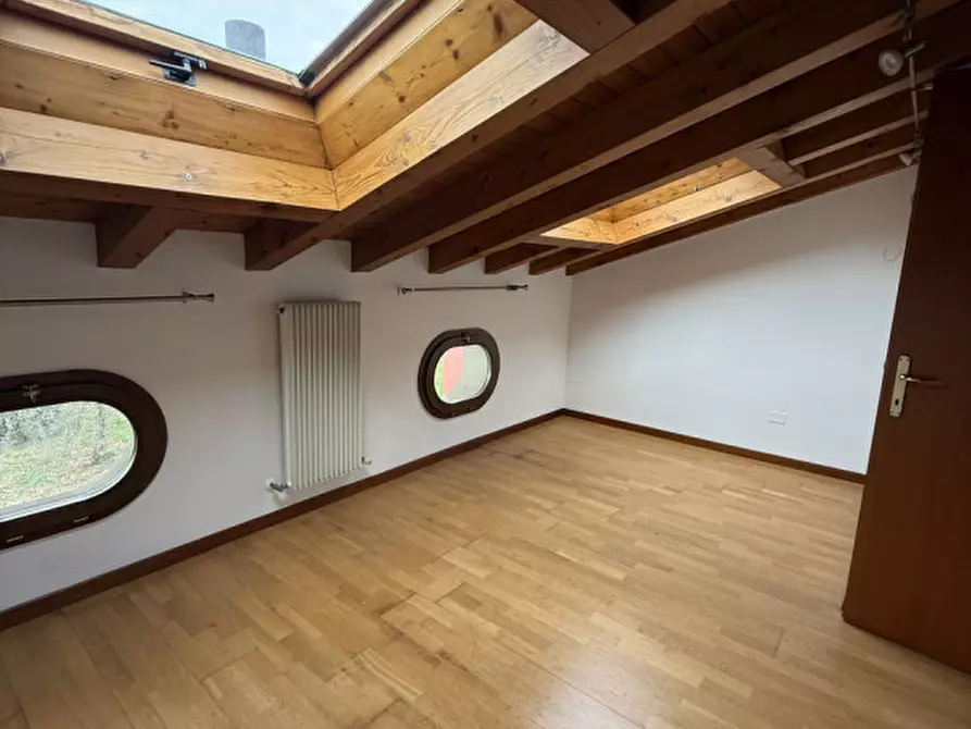 Immagine 9 di Appartamento in vendita  a Loria