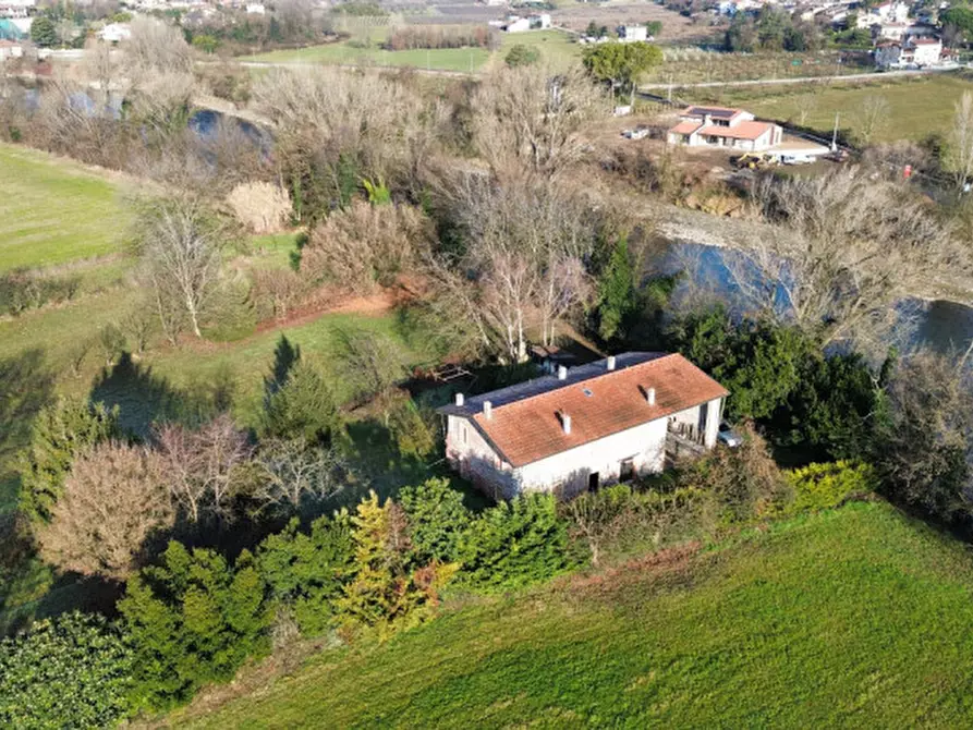 Immagine 4 di Rustico / casale in vendita  in Via Lazio a Bussolengo