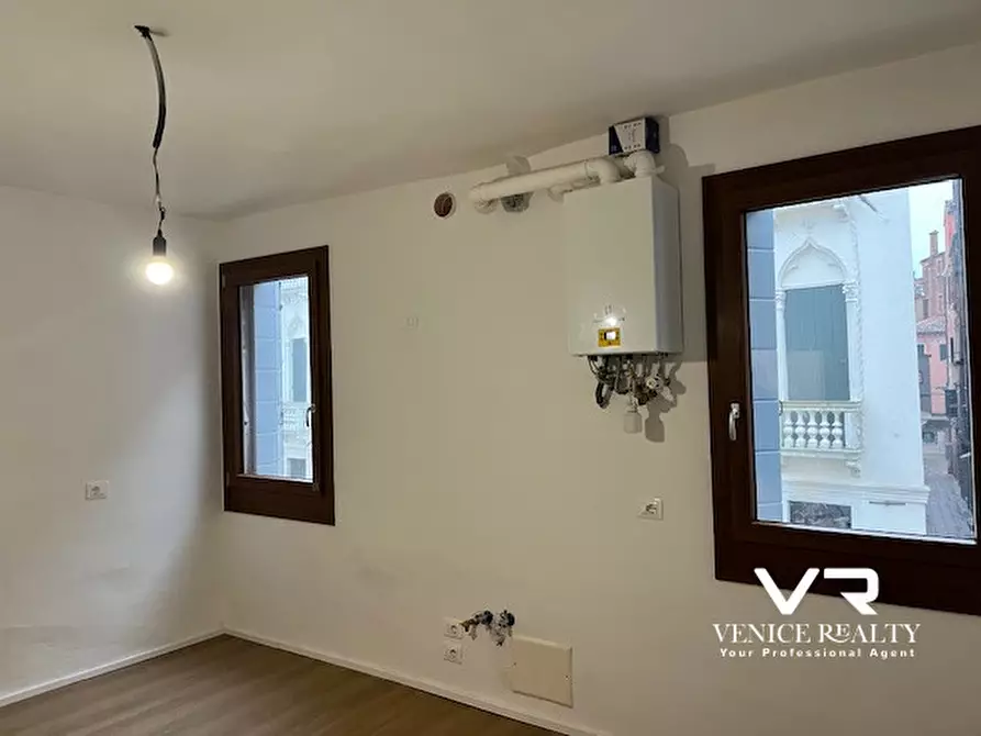 Immagine 10 di Appartamento in affitto  in campo san stin a Venezia