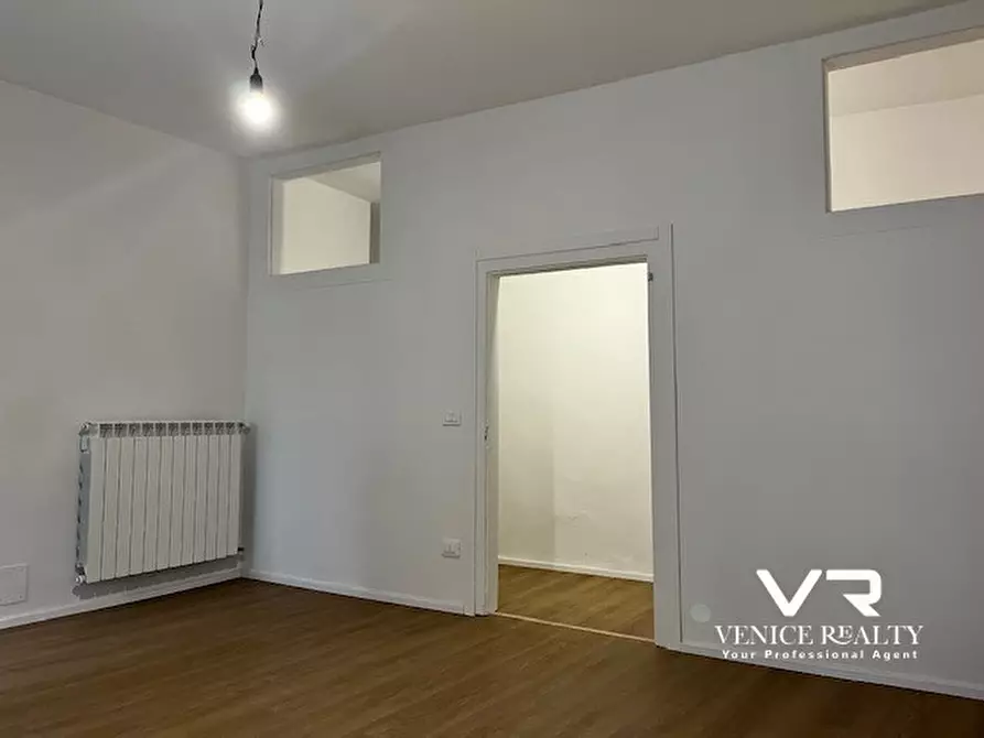 Immagine 11 di Appartamento in affitto  in campo san stin a Venezia