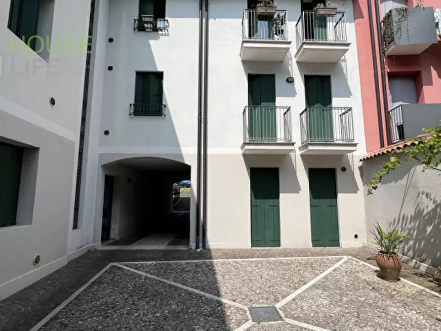 Immagine 1 di Appartamento in vendita  in Via Pietro Maraschin a Schio