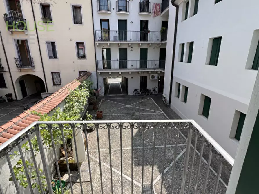 Immagine 2 di Appartamento in vendita  in Via Pietro Maraschin a Schio