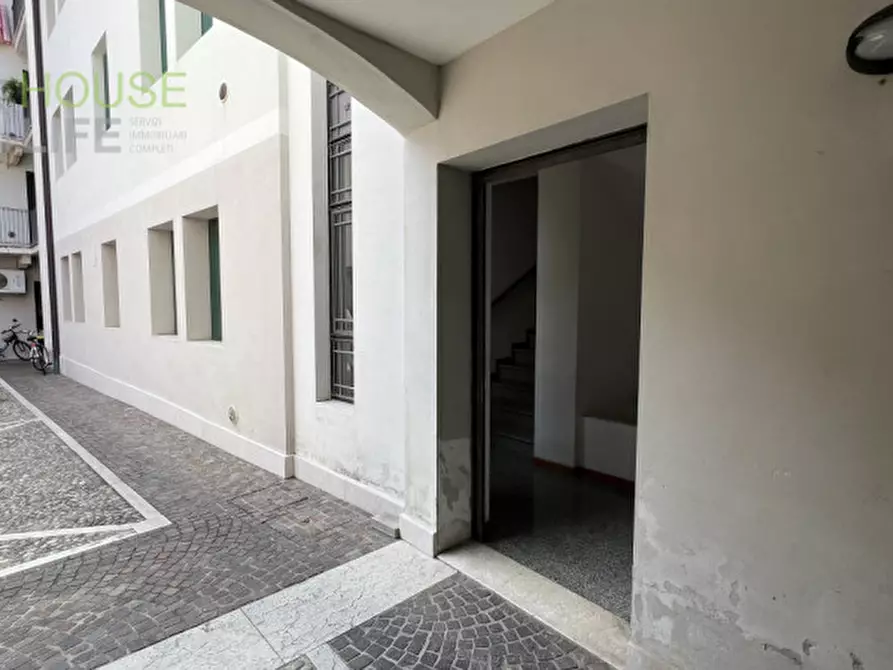 Immagine 16 di Appartamento in vendita  in Via Pietro Maraschin a Schio