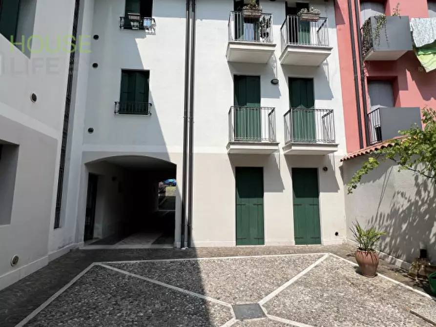 Immagine 17 di Appartamento in vendita  in Via Pietro Maraschin a Schio