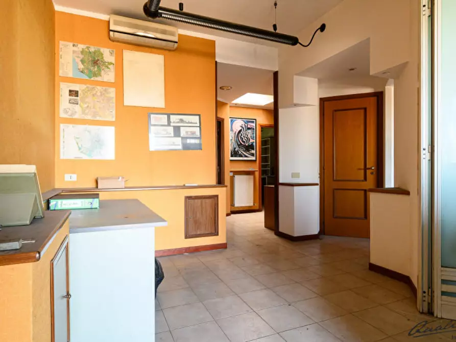 Immagine 4 di Ufficio in vendita  in Via di Tor Bella Monaca a Roma