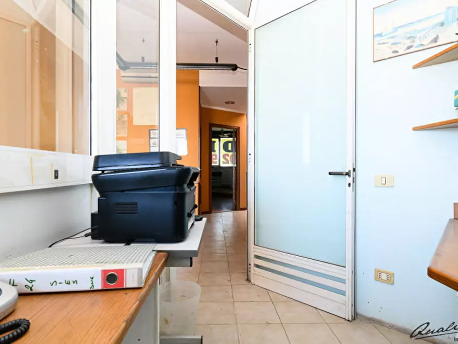 Immagine 6 di Ufficio in vendita  in Via di Tor Bella Monaca a Roma