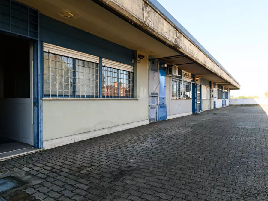 Immagine 28 di Ufficio in vendita  in Via di Tor Bella Monaca a Roma