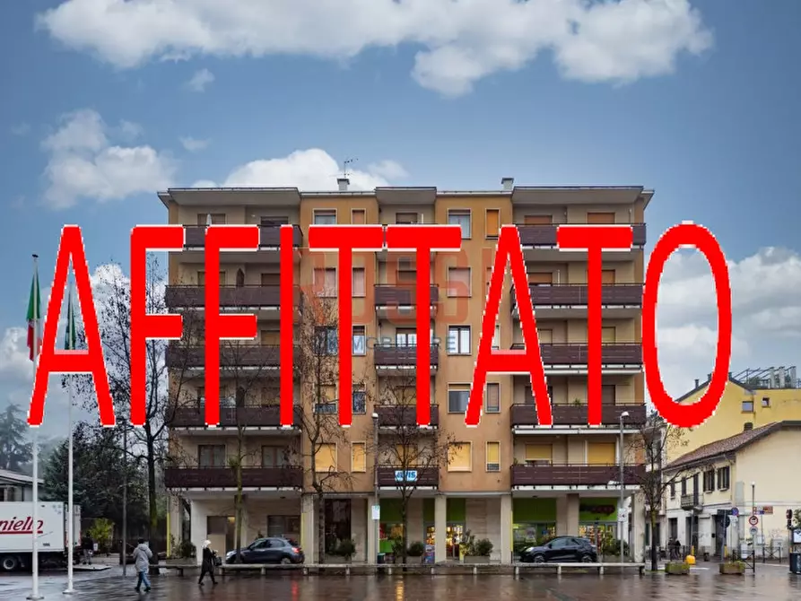 Immagine 1 di Appartamento in affitto  in PIAZZA MARTIRI DELLA LIBERTA' a Villasanta