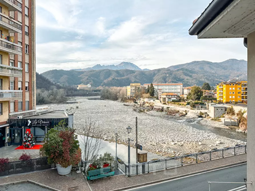 Immagine 5 di Appartamento in vendita  in Corso Vercelli 3 a Borgosesia